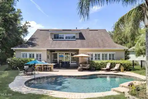 Spacious Family Home in Prestigious Golf Community