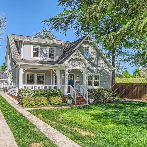 COMMONWEALTH PARK CRAFTSMAN BUNGALOW