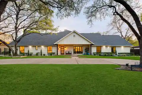 Beautifully Updated Home in Inwood Road Estates