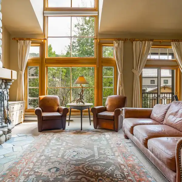 EXPANSIVE BEAVER CREEK MEADOWS TOWNHOME