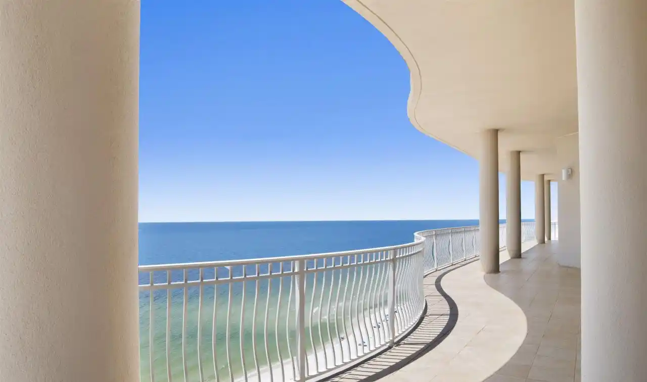 Full-floor Penthouse at La Riva East