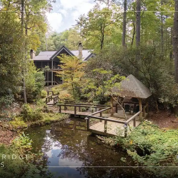 LUXURY AND PRIVACY SURROUNDED BY NATURAL BEAUTY