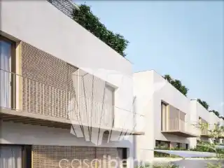 Gorgeous New Villa in a Sought-After Location