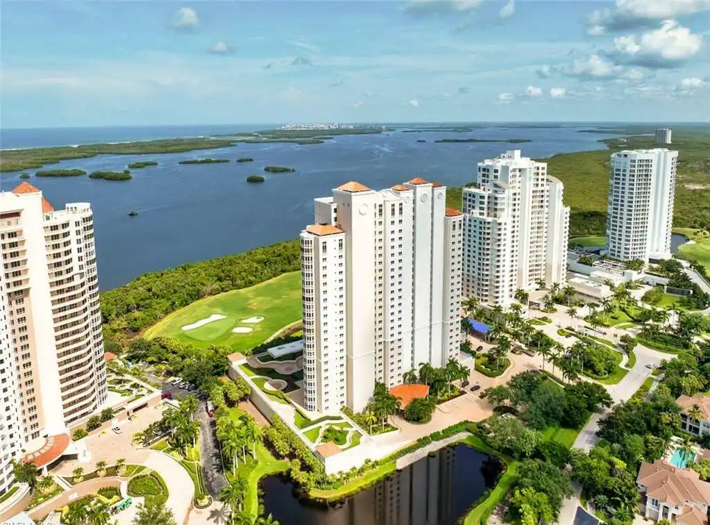 Nicely Upgraded High-rise Residence