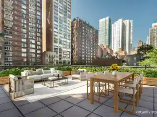 Sunny Classic 6 with Balcony and Patio