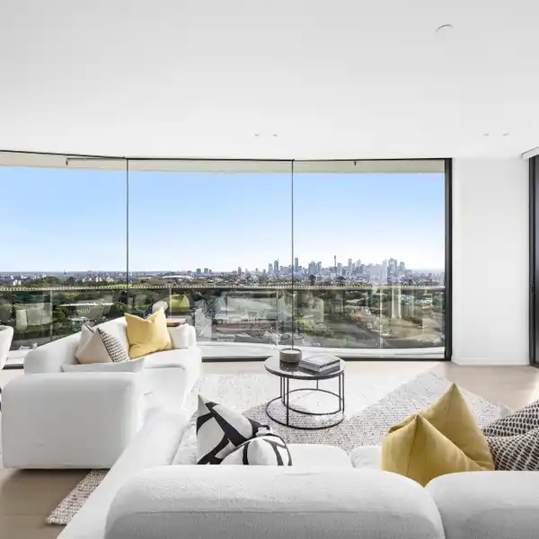 WORLD-CLASS PENTHOUSE ATOP OXFORD RESIDENCES