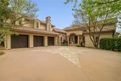 Captivating Custom-designed Sanctuary