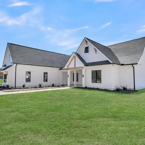 GORGEOUS NEW OPEN-CONCEPT HOME