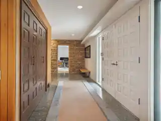 Expansive Mid-century Modern Gem