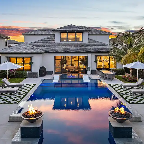 MOVE-IN READY DESIGNER HOME IN SONOMA ISLES
