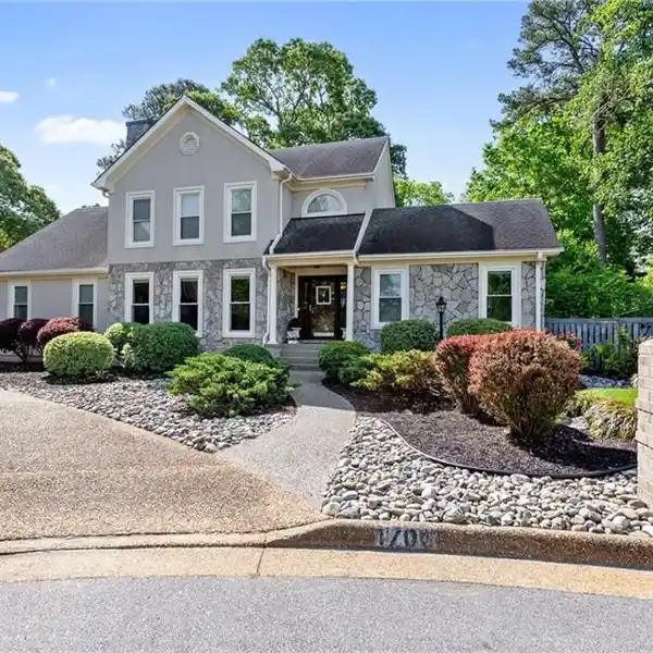 BEAUTIFULLY UPDATED HOME IN CHURCH POINT