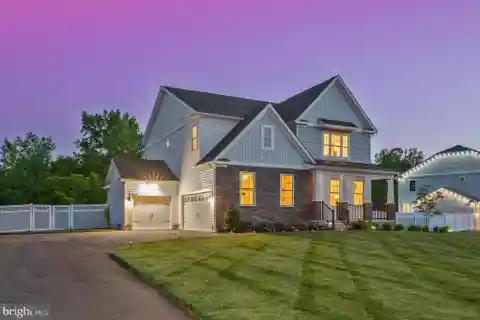 Gorgeous Home in Exclusive Hidden Creek