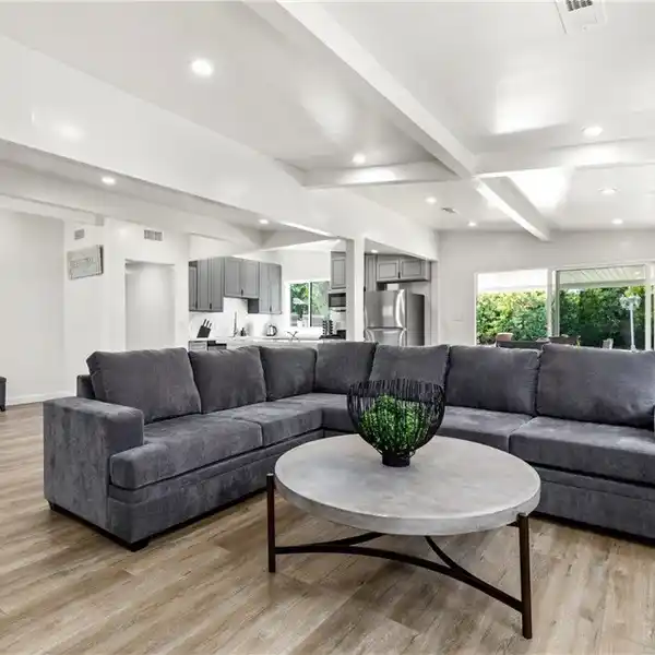 CHARMING VALLEY GEM WITH POOL OASIS