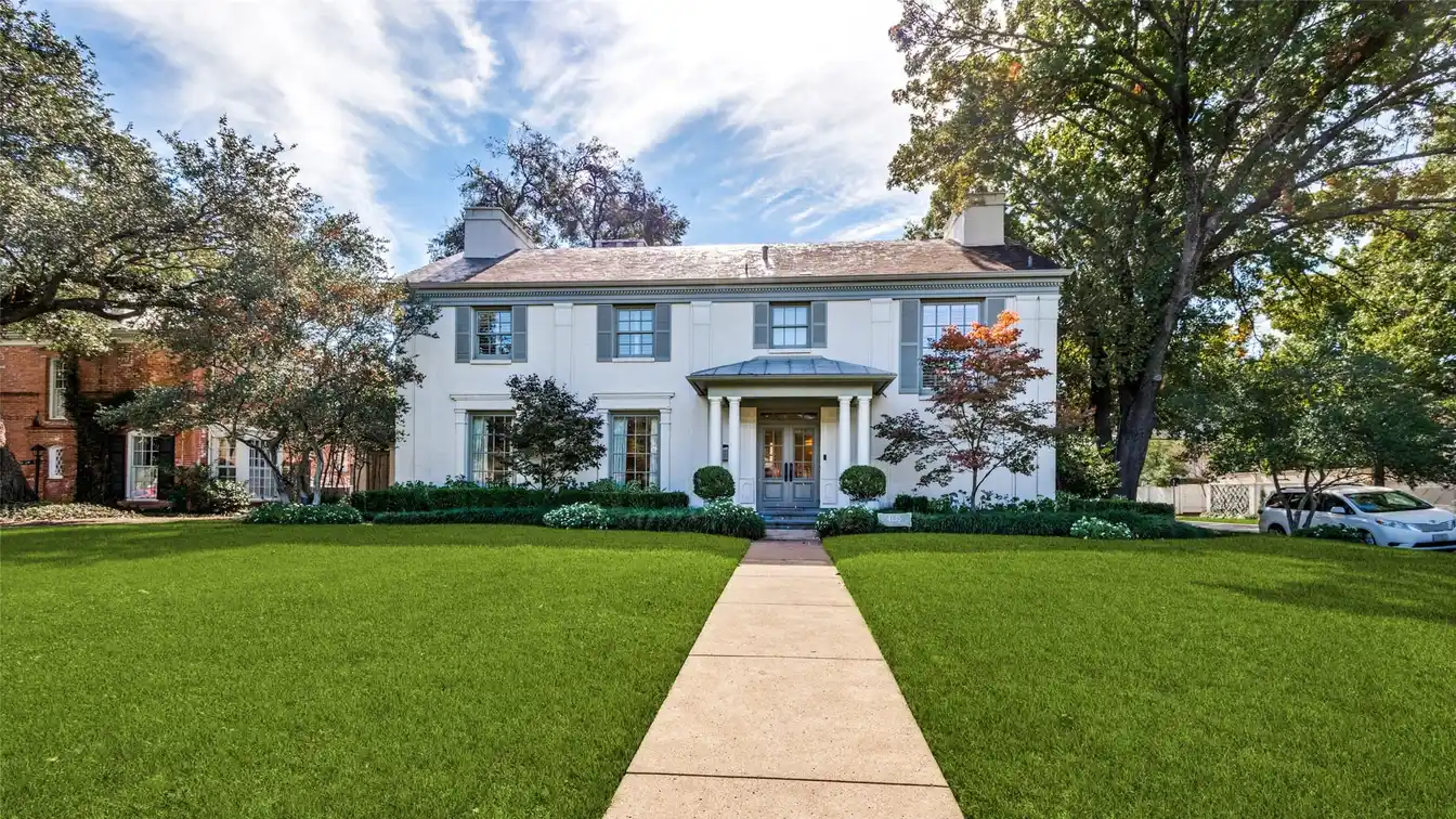 Beautiful Bradfield Home