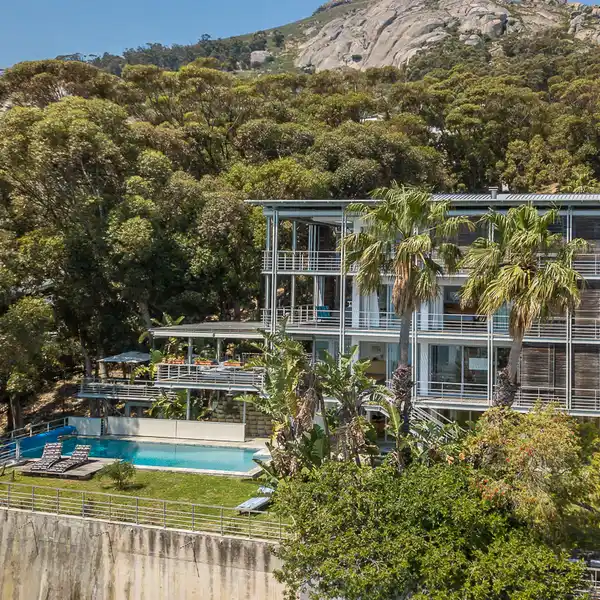 SUPERB FAMILY HOME WITH 360-DEGREE VIEWS