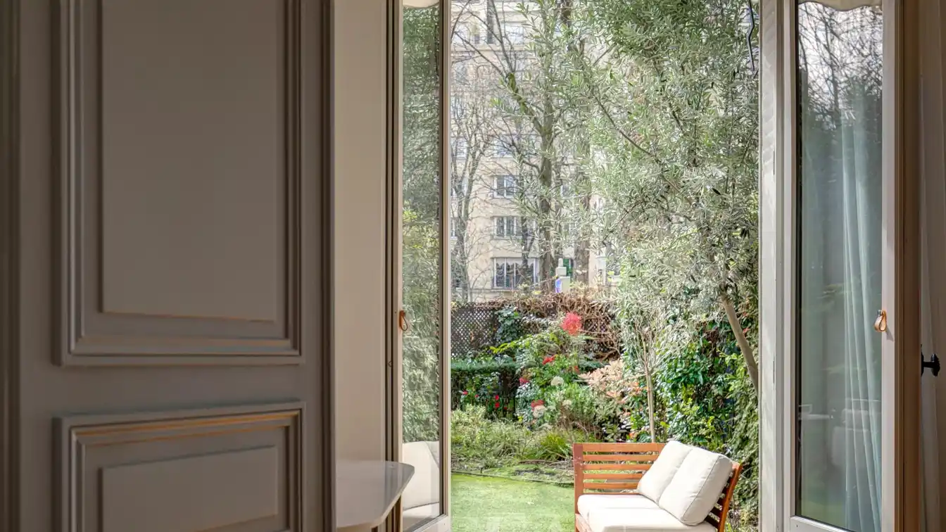 Ground Floor Apartment with Private Garden