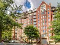 IMPECCABLE DOWNTOWN CONDO