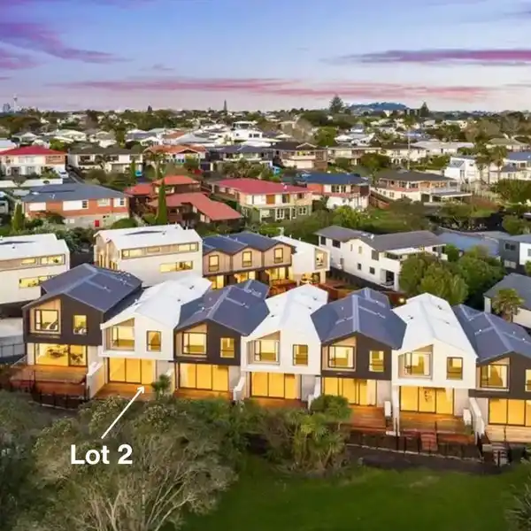 BEAUTIFUL BRAND-NEW TOWNHOUSE