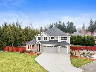 Gorgeous Home in Gated Country Creek Estates