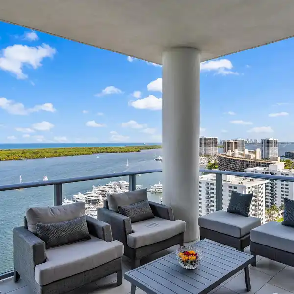 SPECTACULAR VIEWS FROM PALM BEACH COUNTY'S PREMIER RESIDENCE