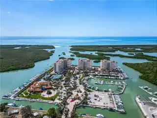 Beautifully Remodeled Condo with Spectacular Gulf and Bay Views