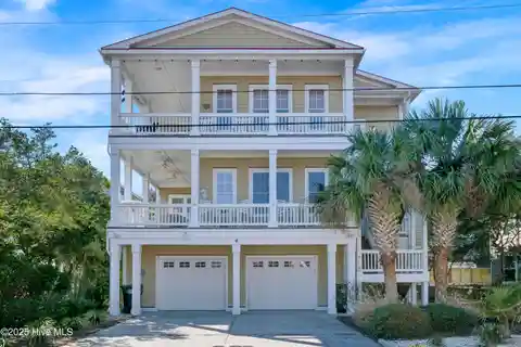 Sun-Filled Condo with Covered Deck Views