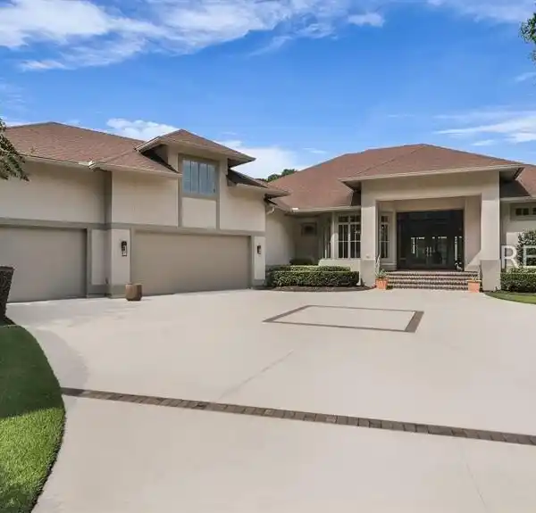 LOWCOUNTRY OASIS WITH OUTDOOR KITCHEN