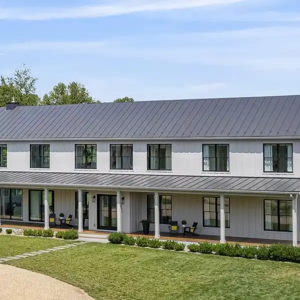 LUXURIOUS LIVING WITH BLUE RIDGE MOUNTAIN VIEWS