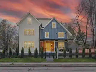 Bright and Beautiful Modern Farmhouse