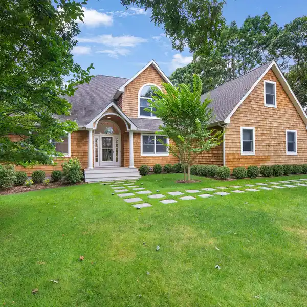 WELL-APPOINTED HOME FOR RENT IN COLD SPRING FAIRWAYS