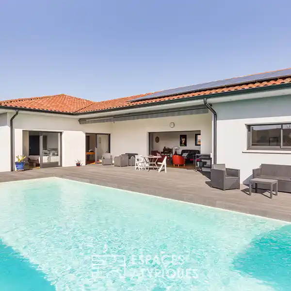 BEAUTIFUL CONTEMPORARY VILLA