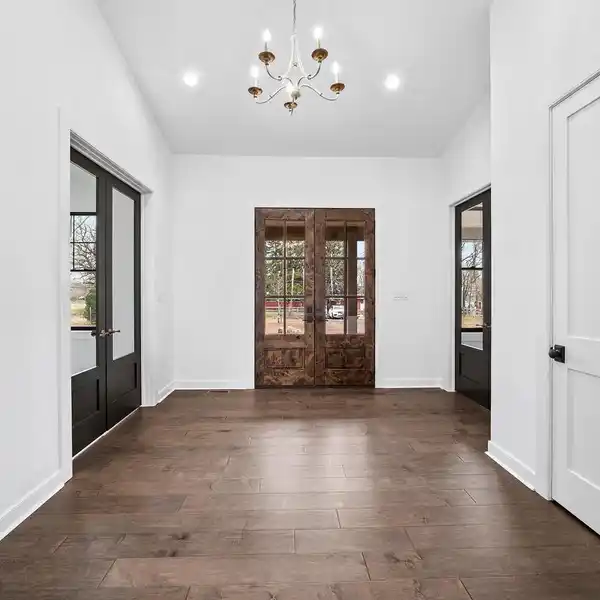 PRIVATE HILLTOP LIVING WITH STUNNING PARK VIEWS