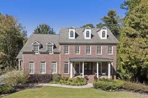 Elegant Monte Hewett Home with Timeless Craftsmanship