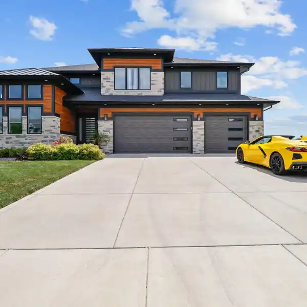 A PERFECT BLEND OF ELEGANCE AND FUNCTIONALITY