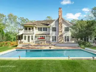 Shingled Traditional Rental in North Haven Point