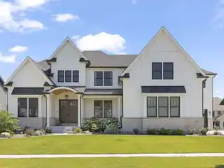 Exceptional Home in Sought-After Ashwood Park