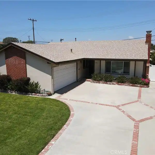 BEAUTIFULLY UPDATED HOME IN A GREAT LOCATION