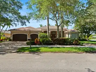 Beautiful Estate Home in Gated Imagination Farms
