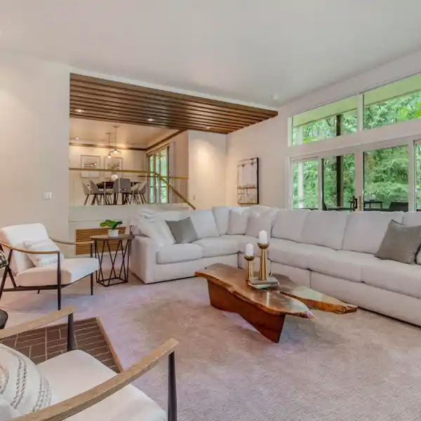 ICONIC MID-CENTURY MASTERPIECE WITH TIMELESS MODERN DESIGN
