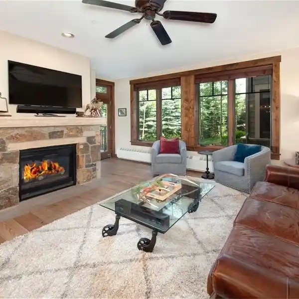 SERENE CREEKSIDE CONDO WITH RESORT AMENITIES