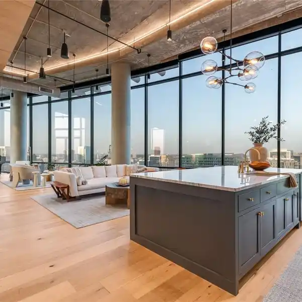 LUXURY PENTHOUSE IN THE SKY