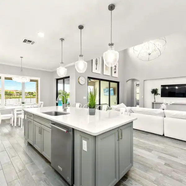 SPACIOUS LAKE VIEW HOME IN SONOMA ISLES