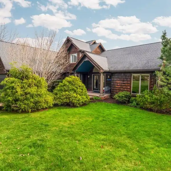 LUXURY AND SERENITY IN LOCH ALPINE