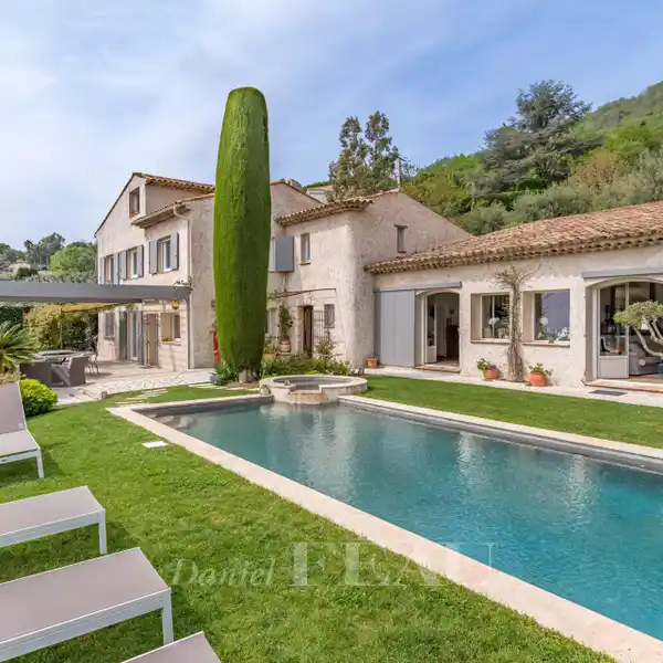 TRANQUIL VILLA WITH POOL