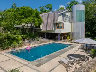 Luxurious 200-year-old Barn Residence on One Mid-country Acre