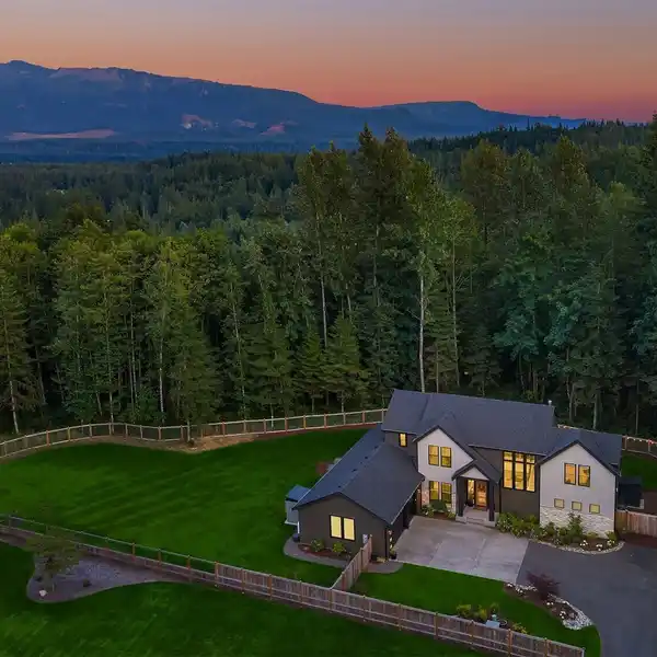 BEAUTIFUL RETREAT ON 1.25 ACRES