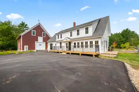 Renovated 1880s Farmhouse and Barn