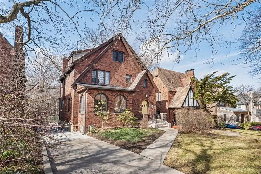 Charming Home at the Entrance of Murdoch Farms