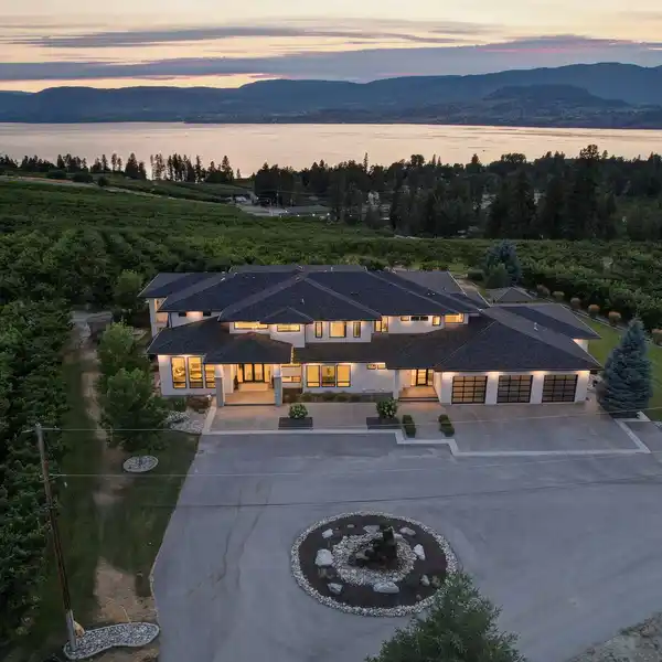 PICTURESQUE ORCHARD RETREAT