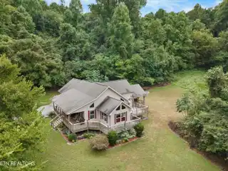 Ultimate Lakefront Retreat